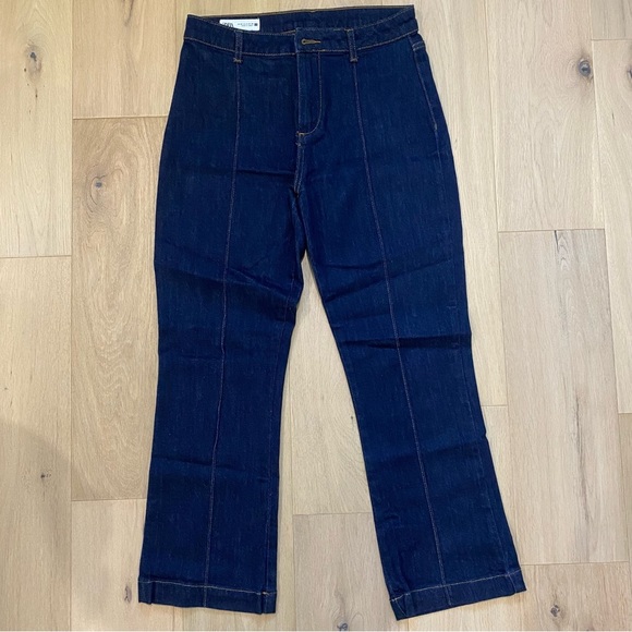Zara | Crop Flare Mid Rise Blue Jeans 💙 - Picture 4 of 8